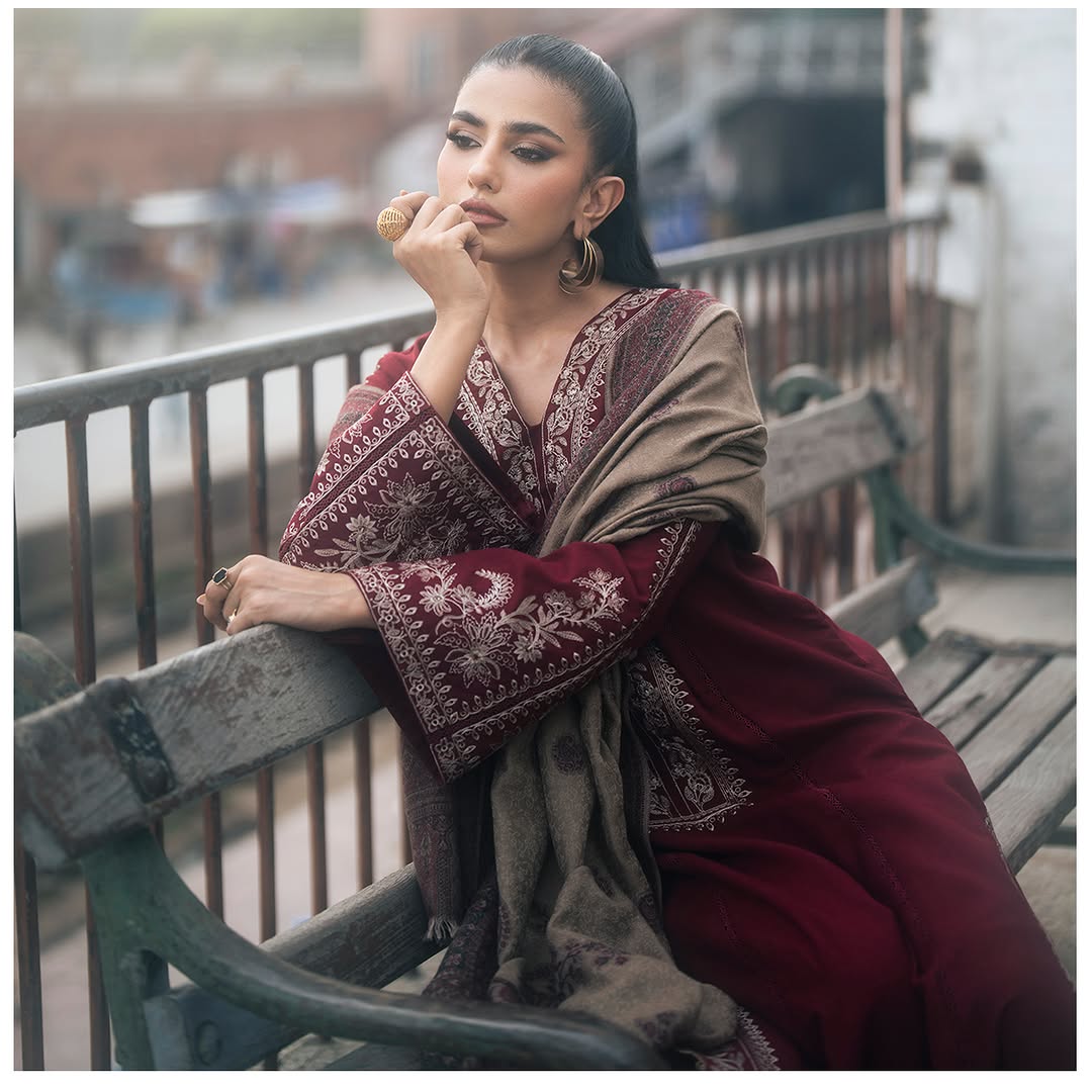 Hassil Embroidered (Stitched) 3pcs Ca_closet