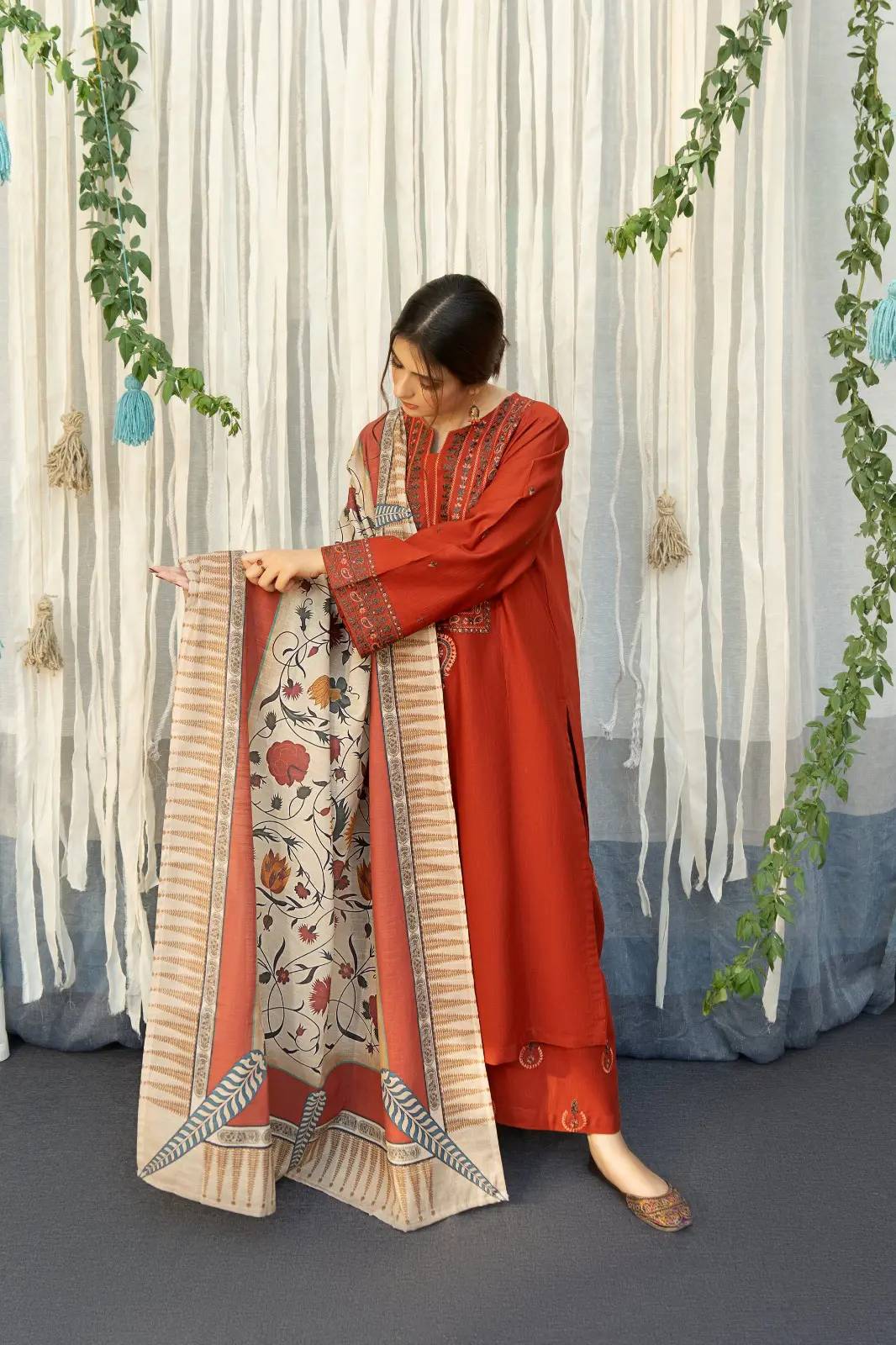Ayat Embroidered 3pcs Ca_closet