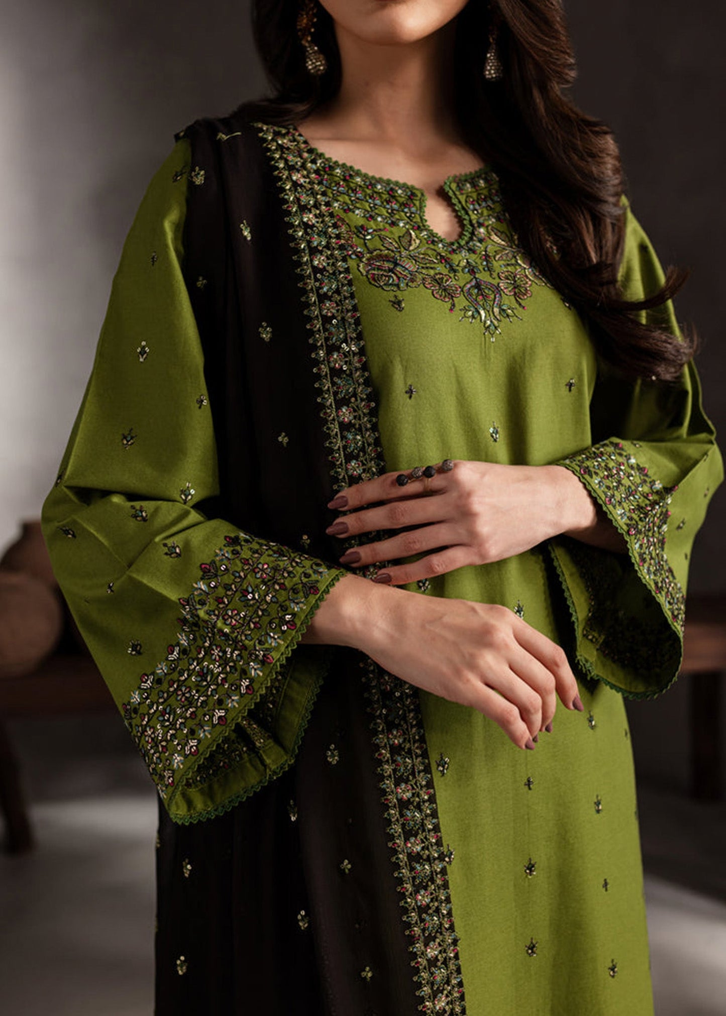 Ezzah 3pcs  - Lawn Embroidered