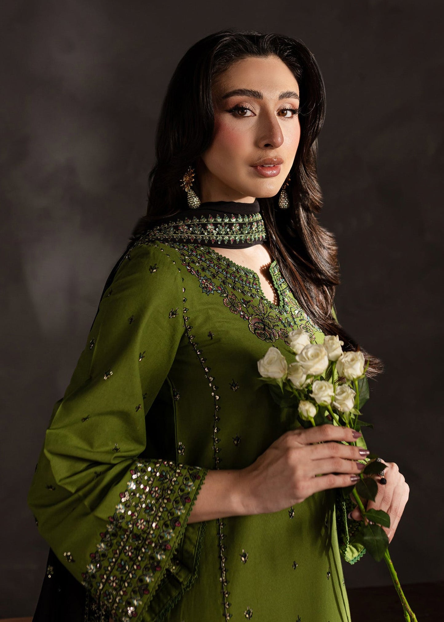 Ezzah 3pcs  - Lawn Embroidered