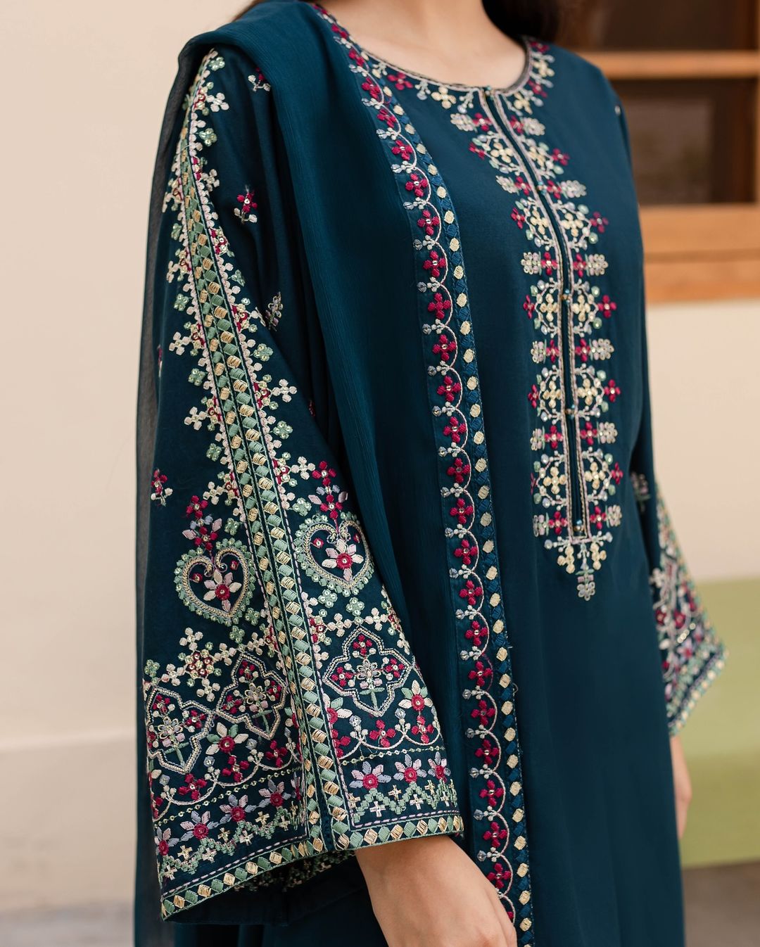 Aadab Embroidered 3pcs Ca_closet