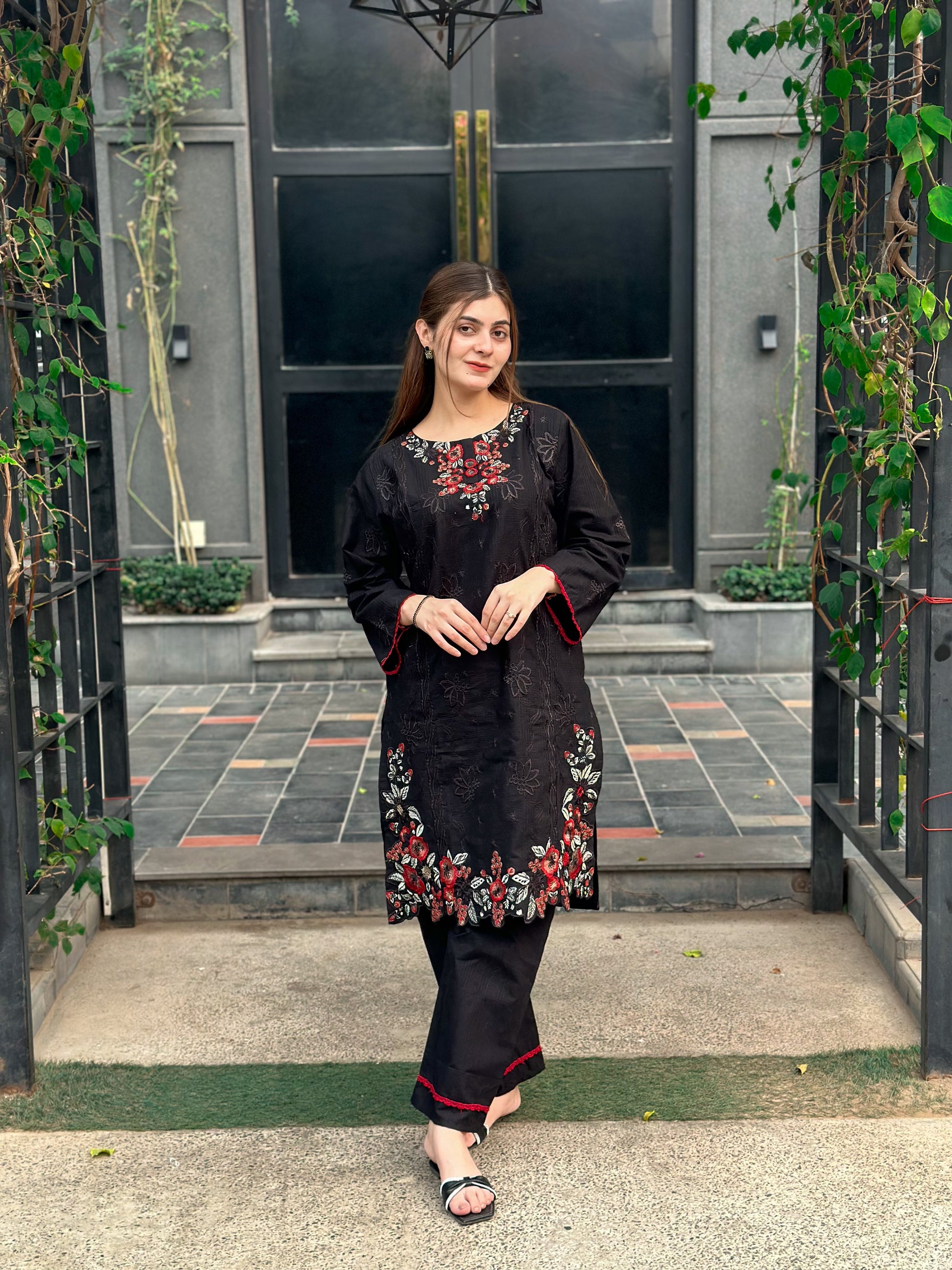 Saha Embroidered 2pcs Ca_closet