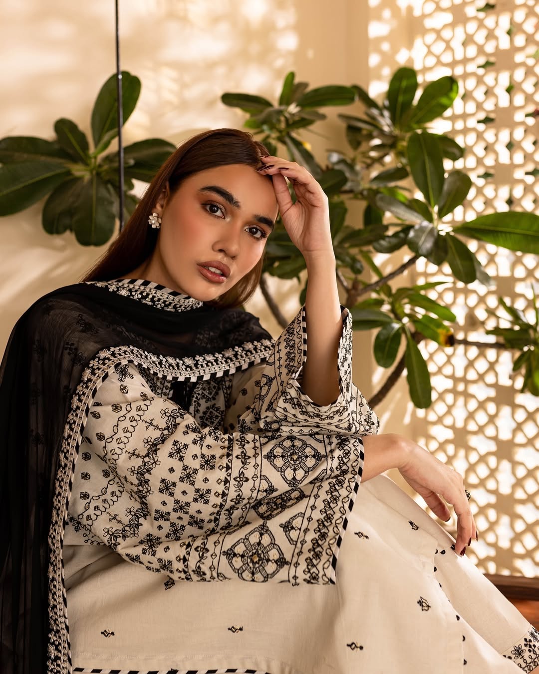 Arfa Embroidered stitched 3pcs Ca_closet