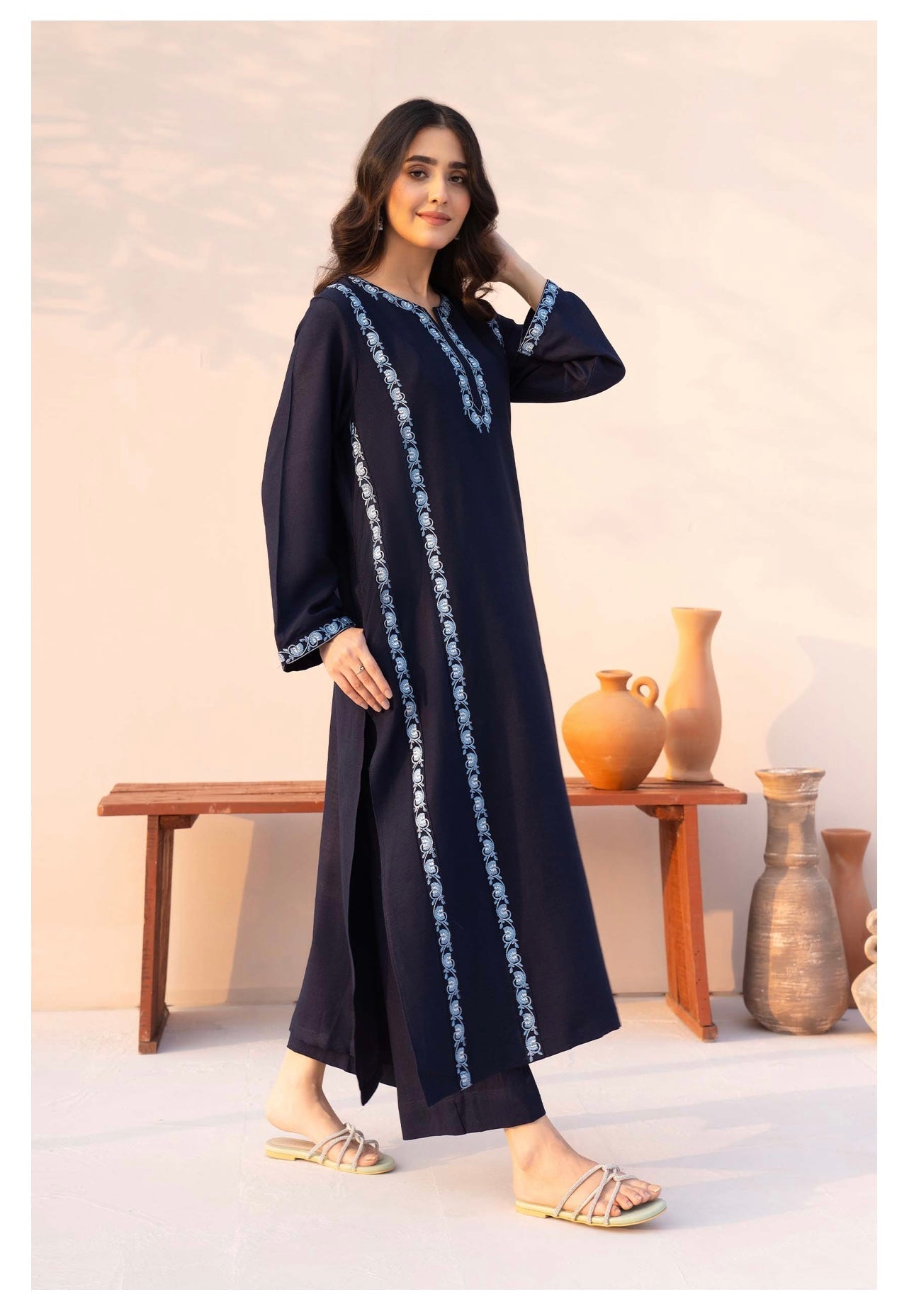 Vyara Embroidered 2pcs Ca_closet