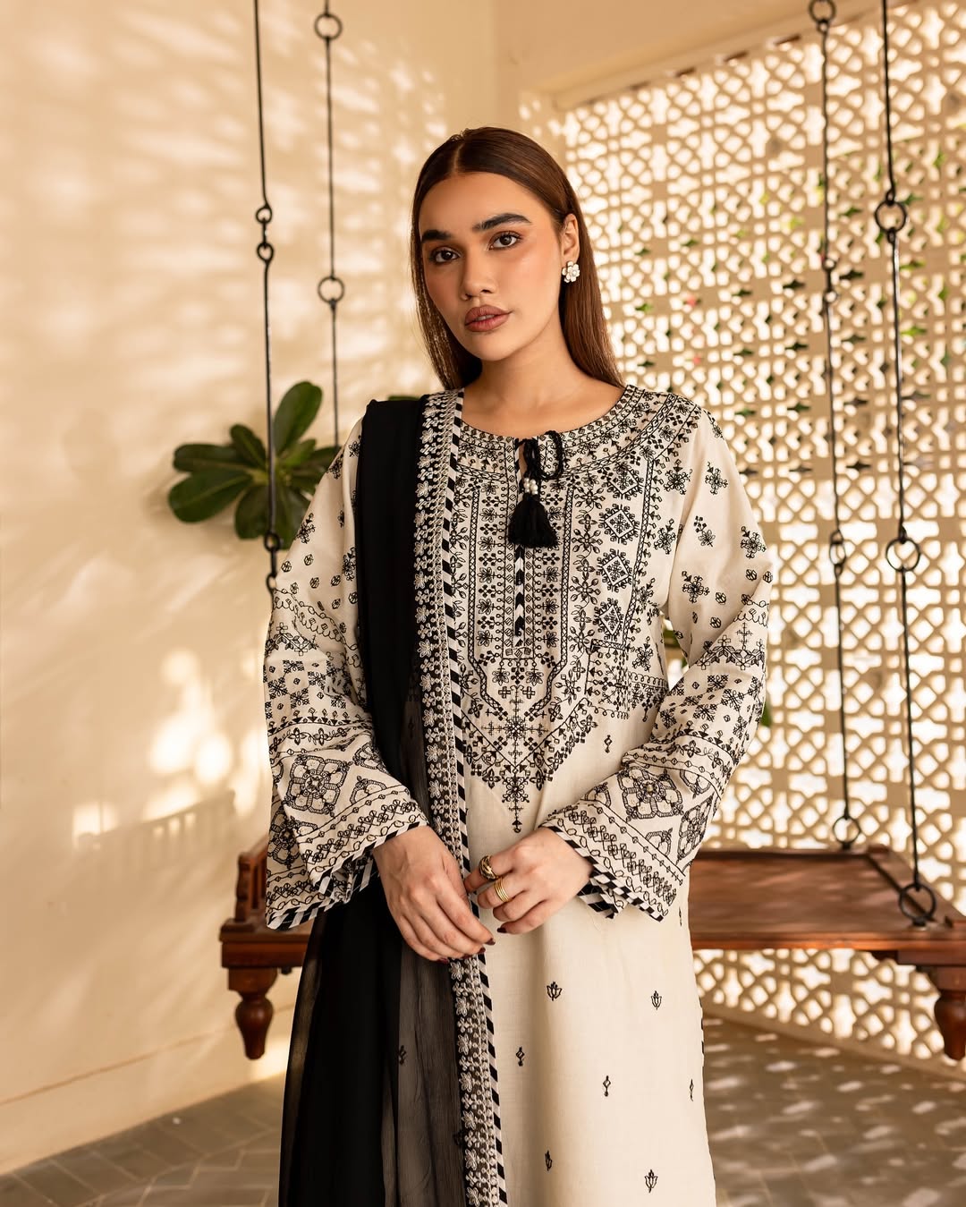 Arfa Embroidered stitched 3pcs Ca_closet