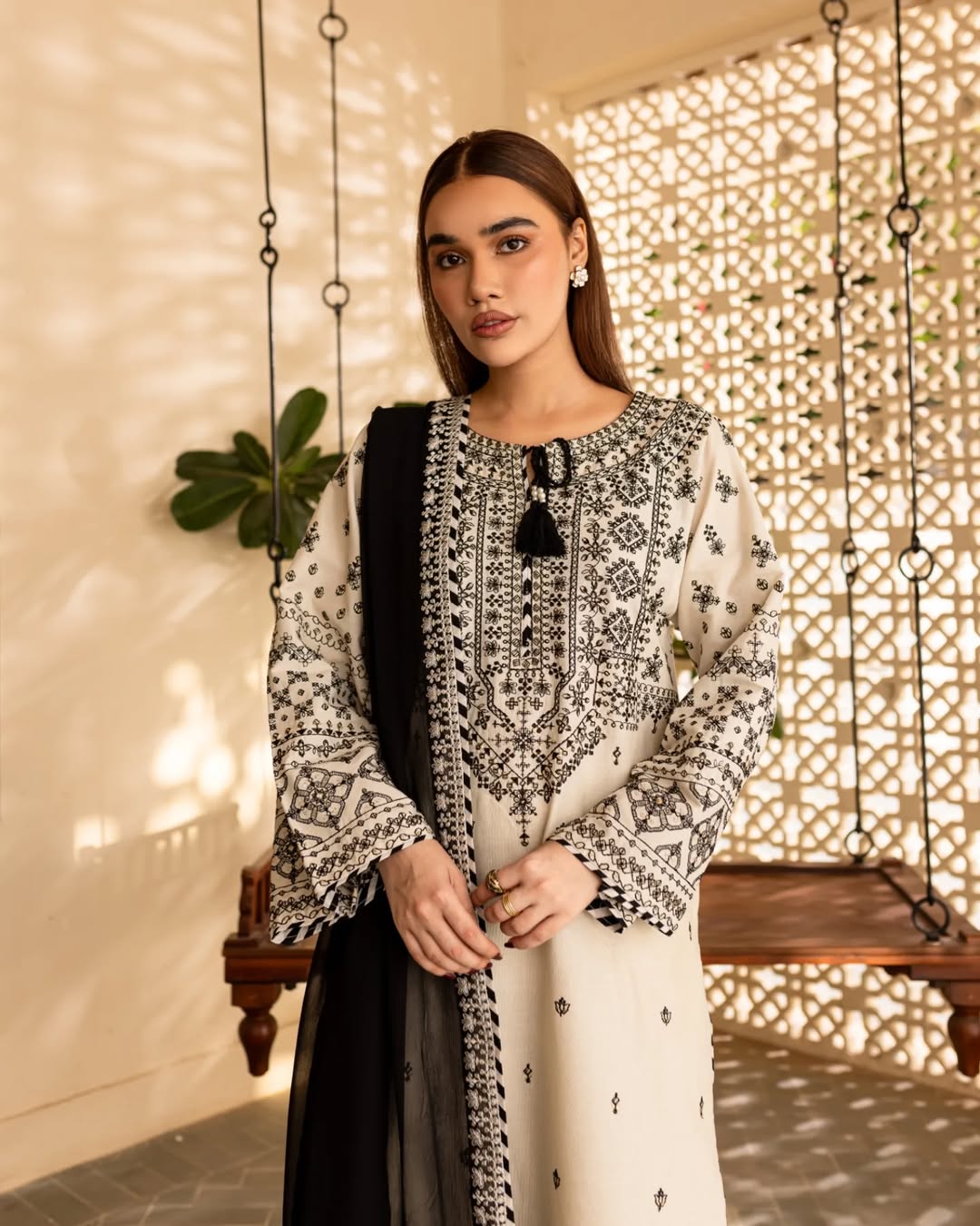 Arfa Embroidered stitched 3pcs Ca_closet