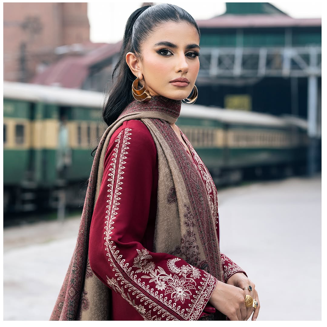 Hassil Embroidered (Stitched) 3pcs Ca_closet