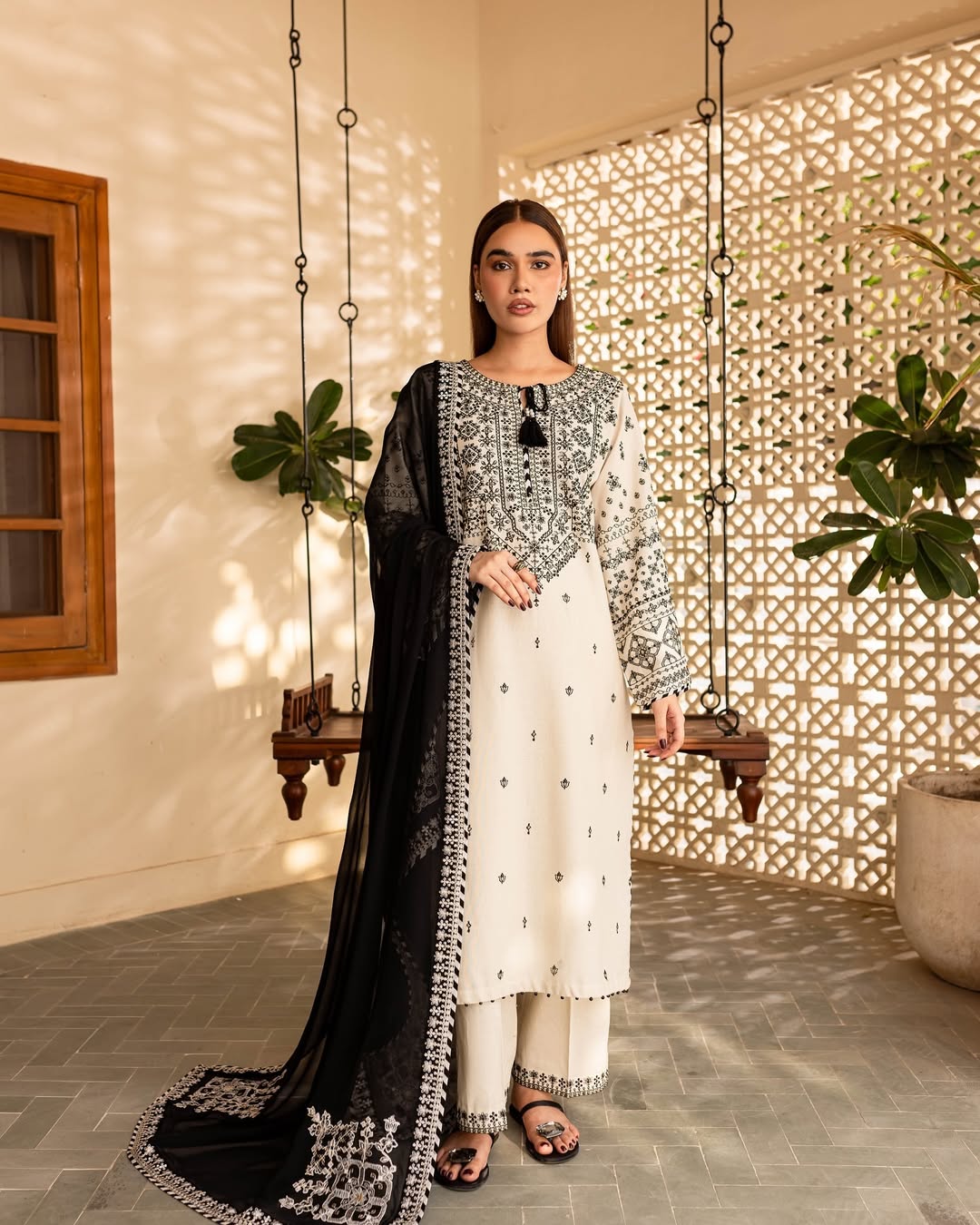 Arfa Embroidered stitched 3pcs Ca_closet