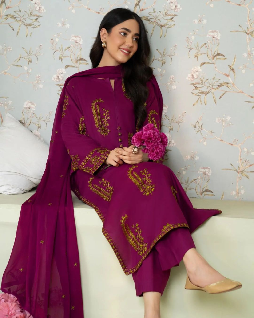 Amber Embroidered 2pcs Ca_closet