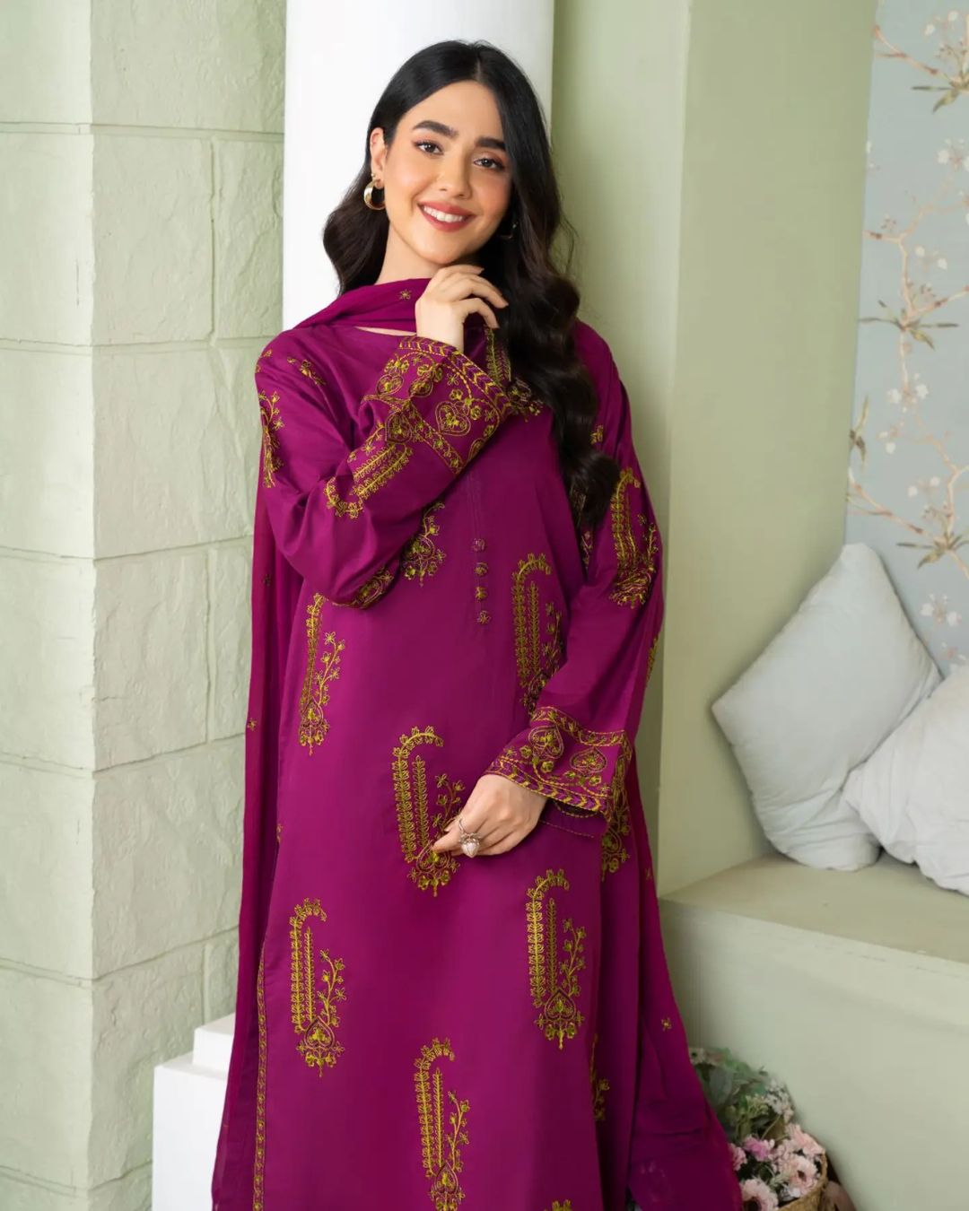 Amber Embroidered 2pcs Ca_closet
