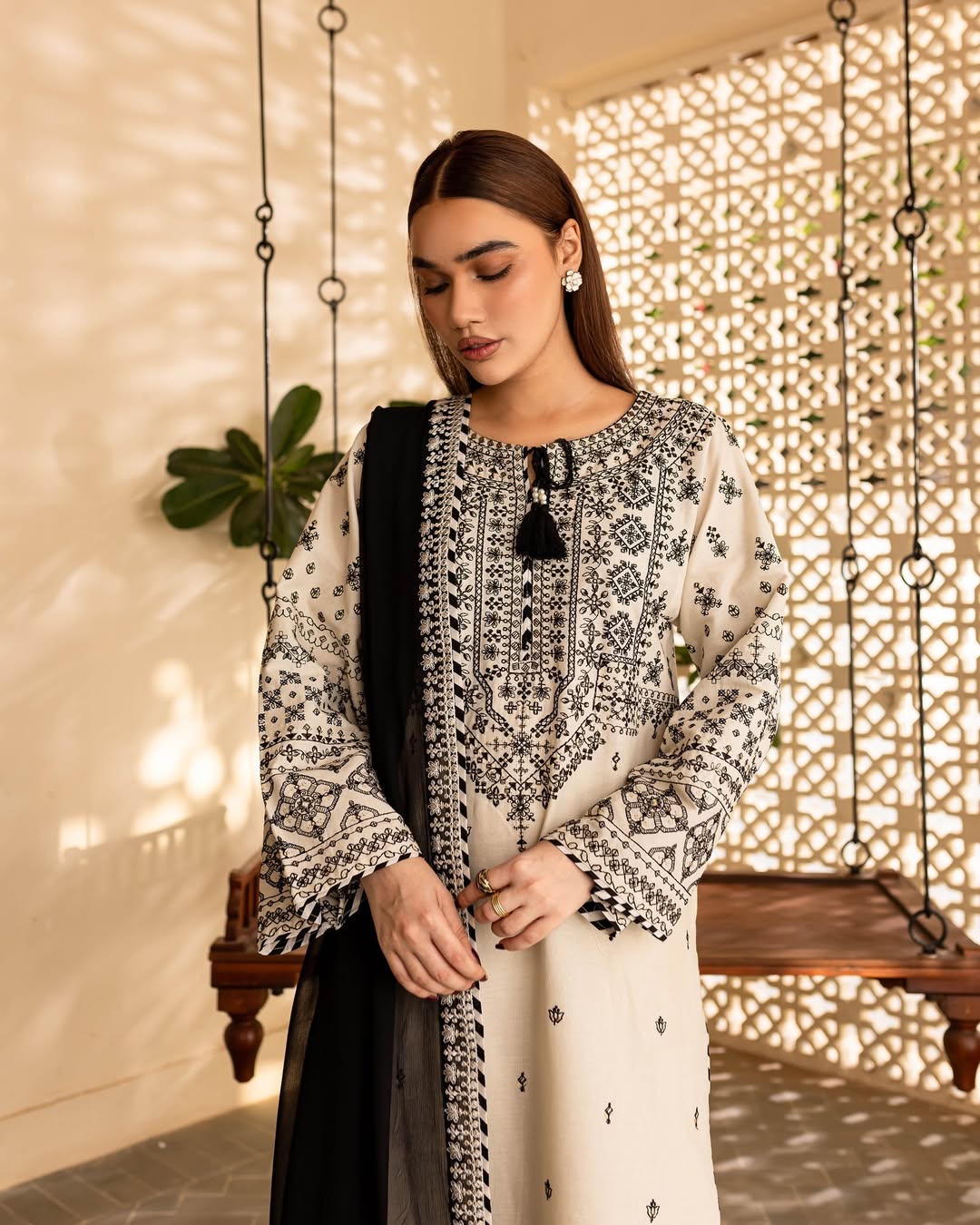 Arfa Embroidered stitched 3pcs Ca_closet