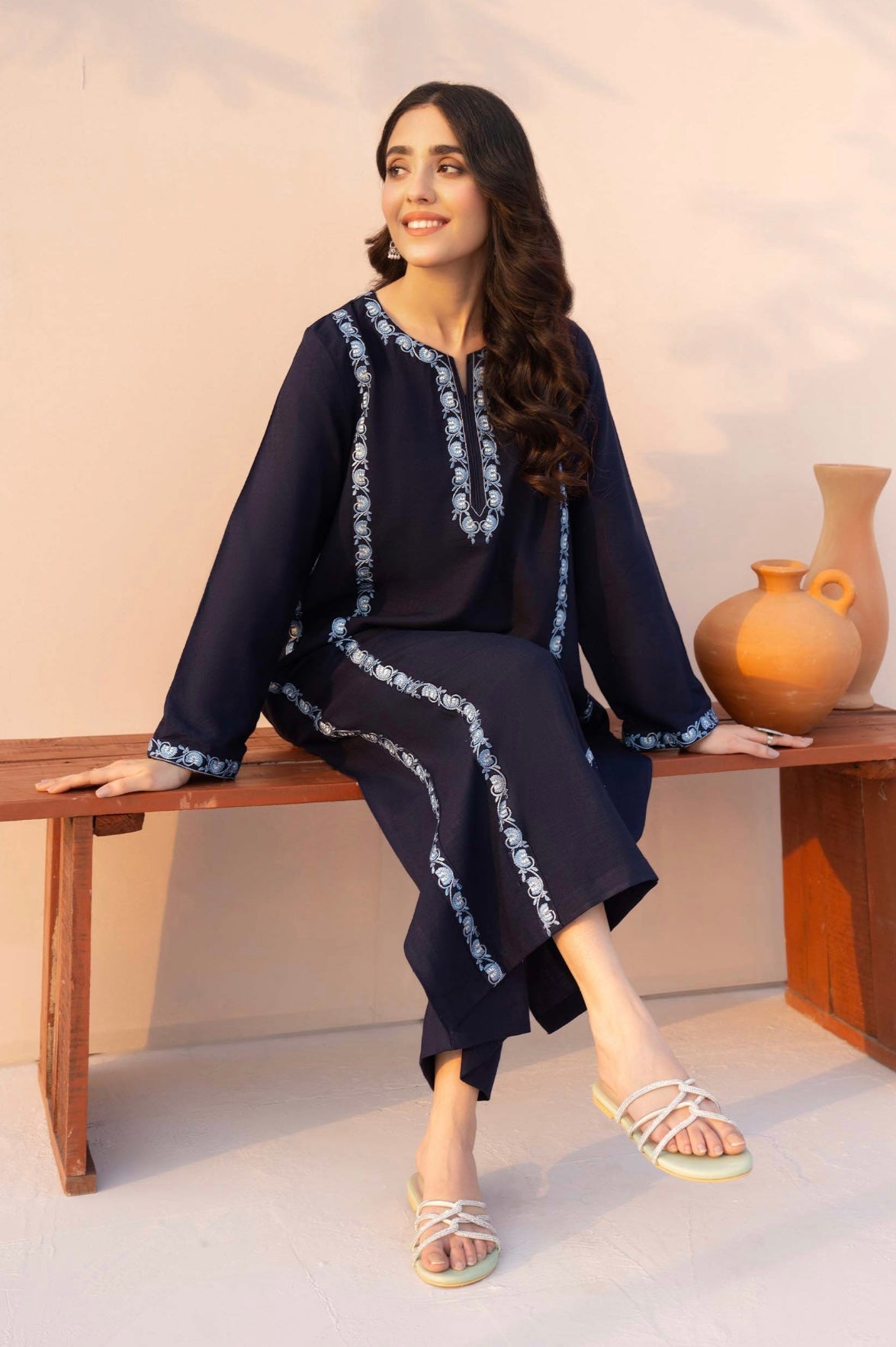 Vyara Embroidered 2pcs Ca_closet