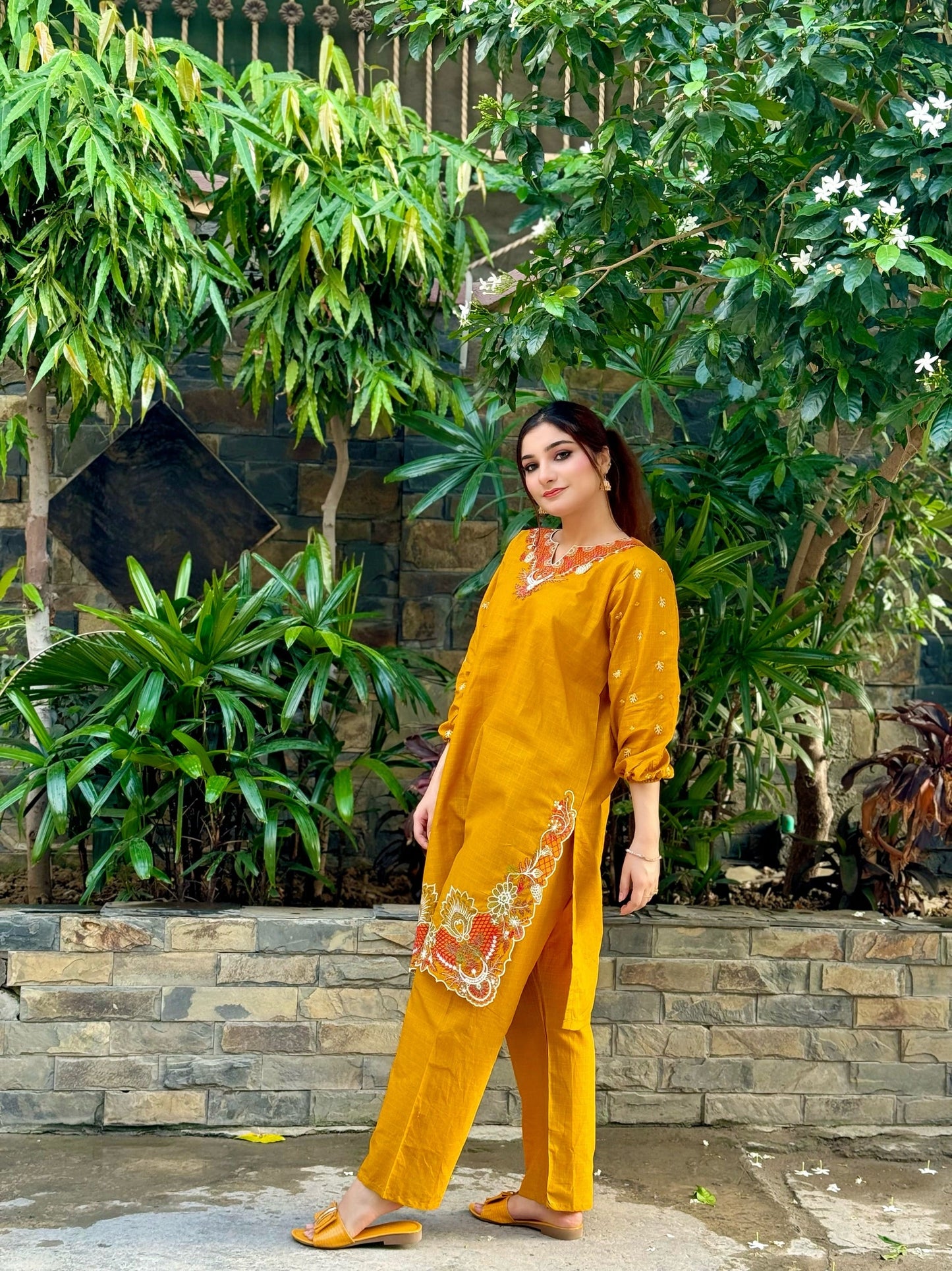 Aaira Embroidered cotton 2pcs Ca_closet