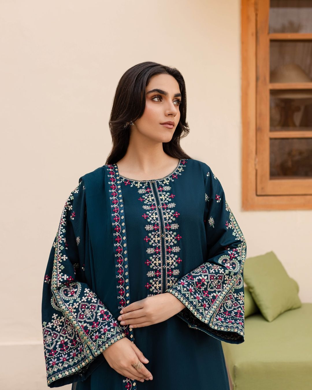 Aadab Embroidered 3pcs Ca_closet