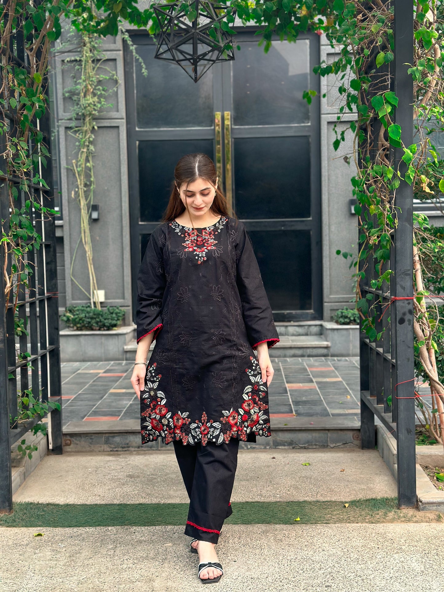 Saha Embroidered 2pcs Ca_closet