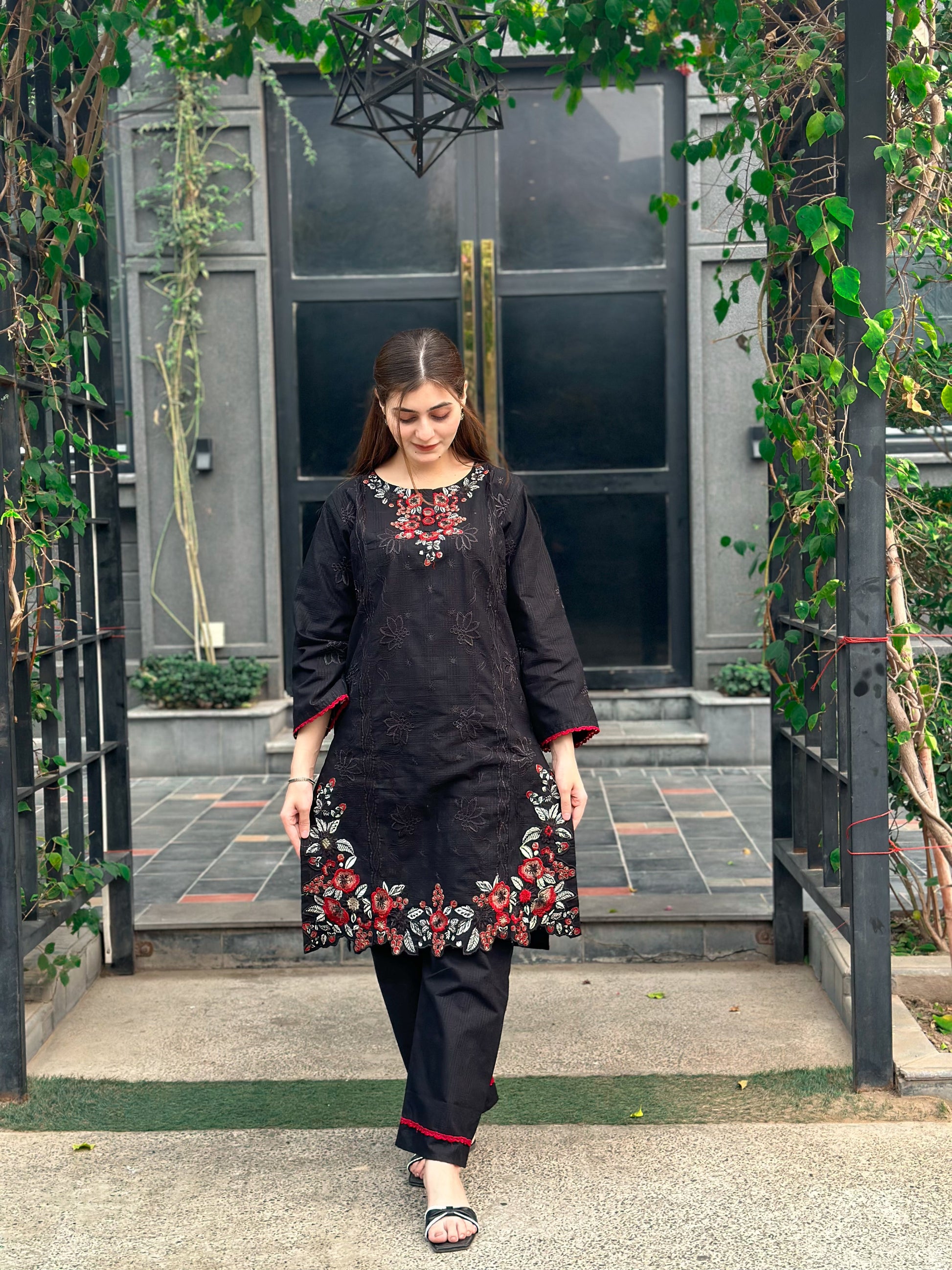 Saha Embroidered 2pcs Ca_closet