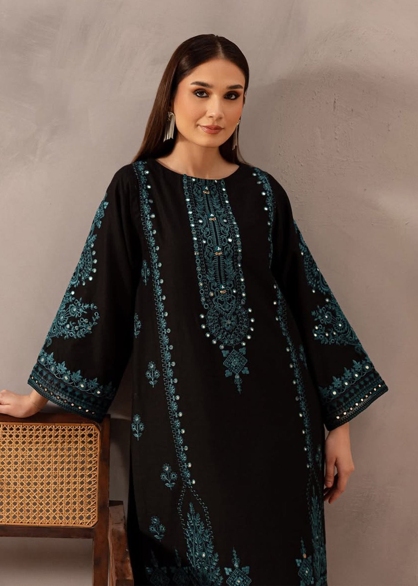 Kaamla Embroidered - 2 Pieces