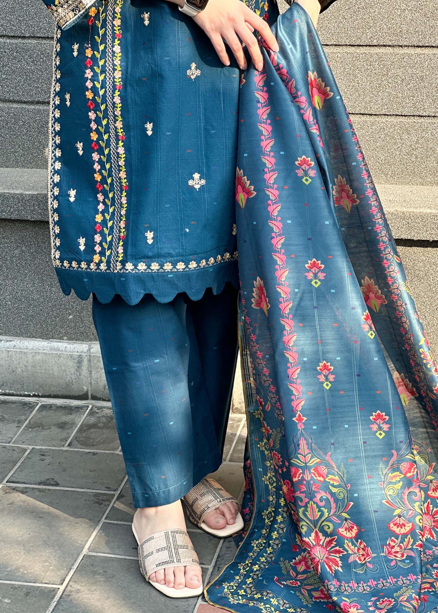 Mushq Embroidered - 3 Pieces