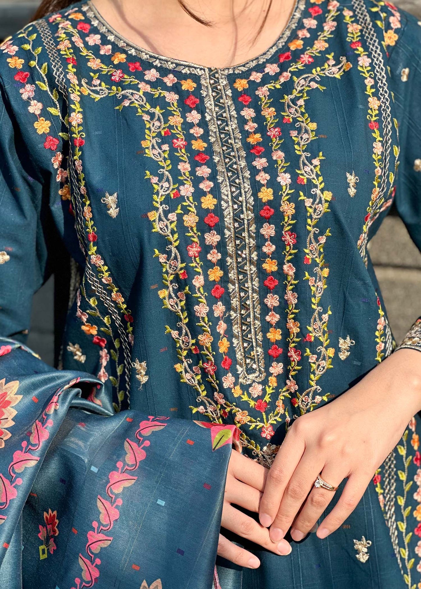Mushq Embroidered - 3 Pieces
