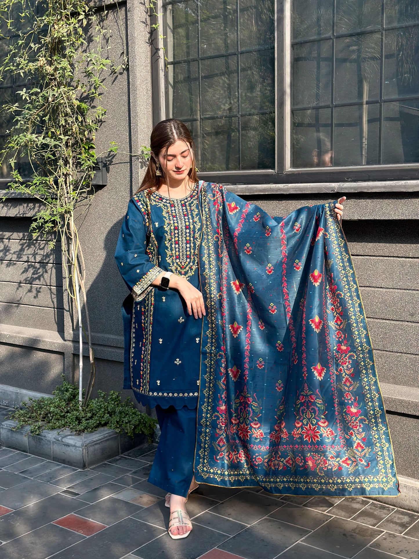 Mushq Embroidered 3pcs