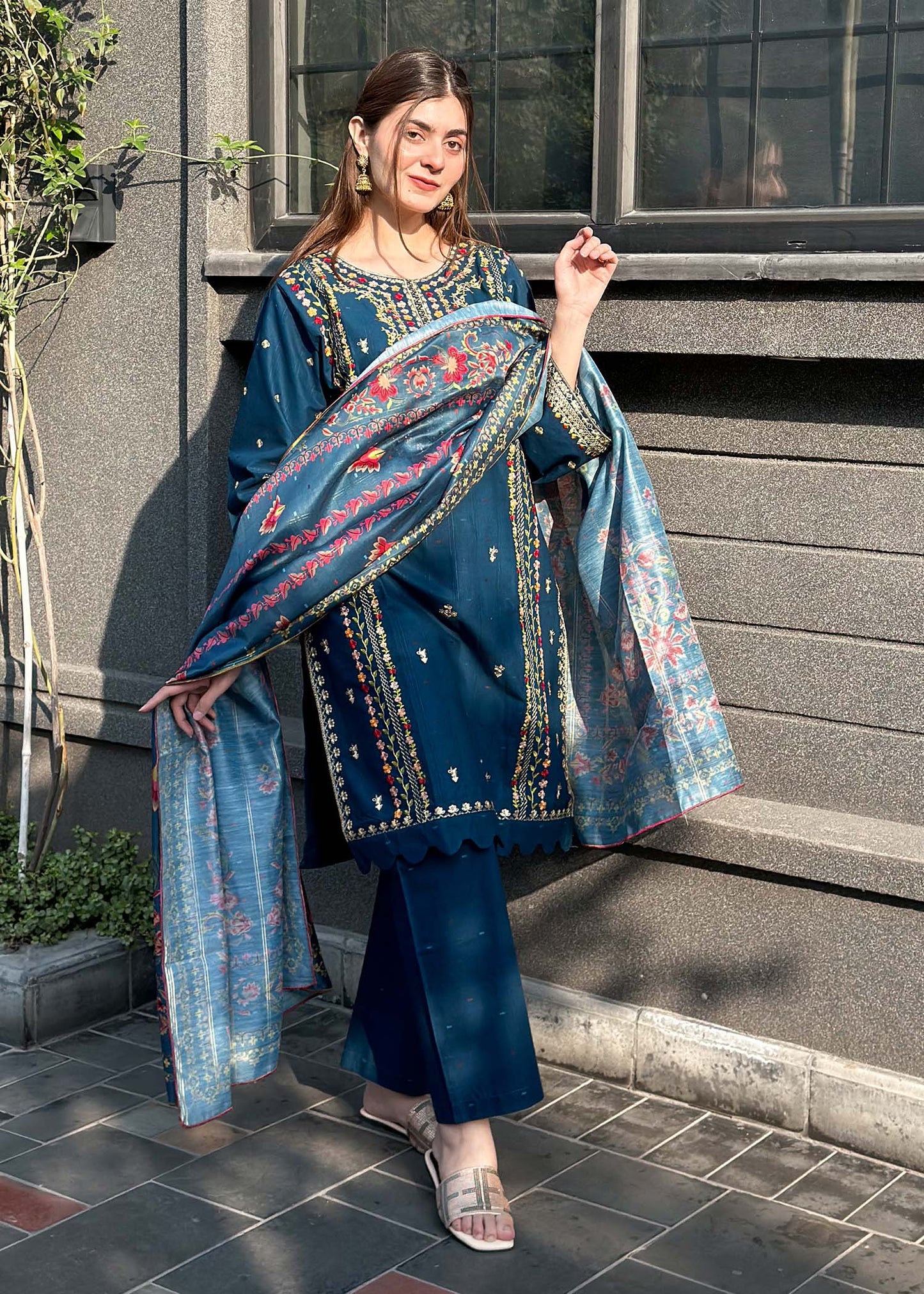 Mushq Embroidered - 3 Pieces