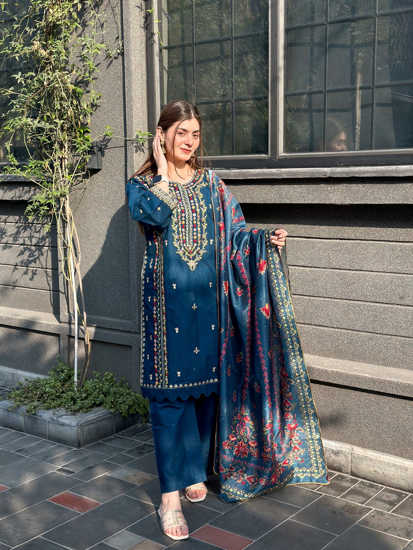 Mushq Embroidered 3pcs