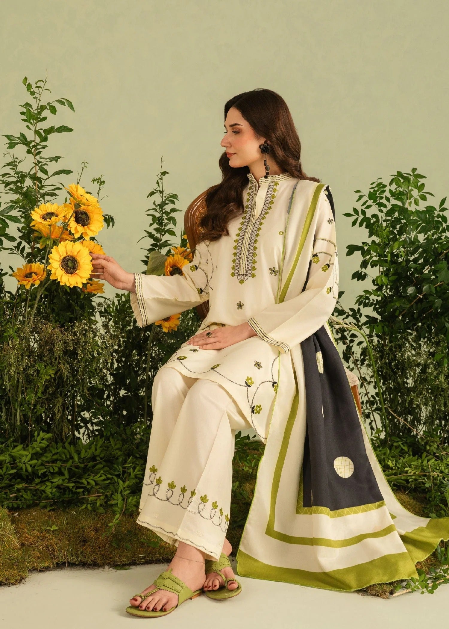 Elmira Embroidered 3pc